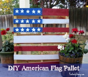 Turn a Pallet into a Flag; Easy Fourth of July Decor
