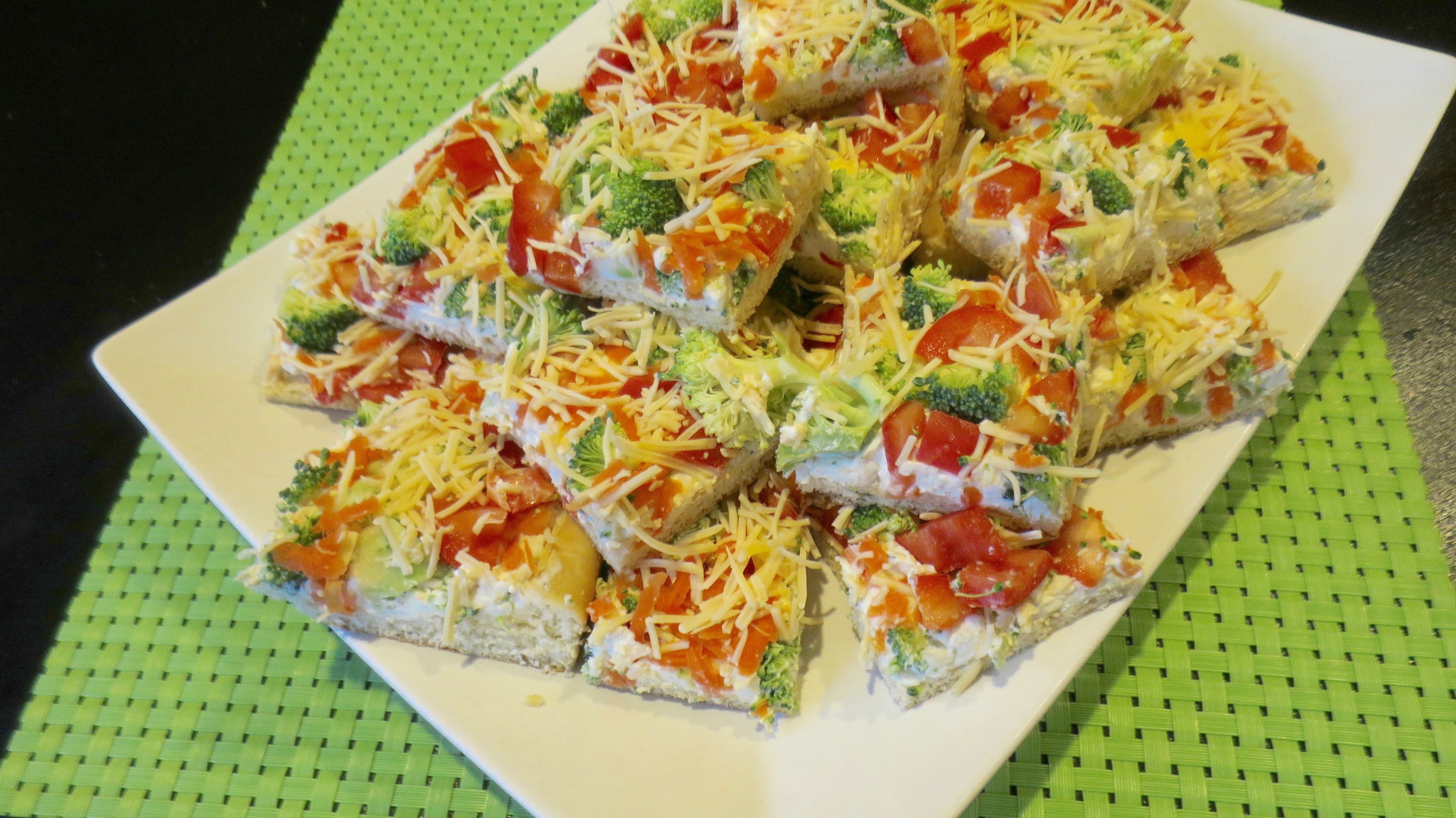 cool-veggie-and-ranch-pizza-appetizer-platter