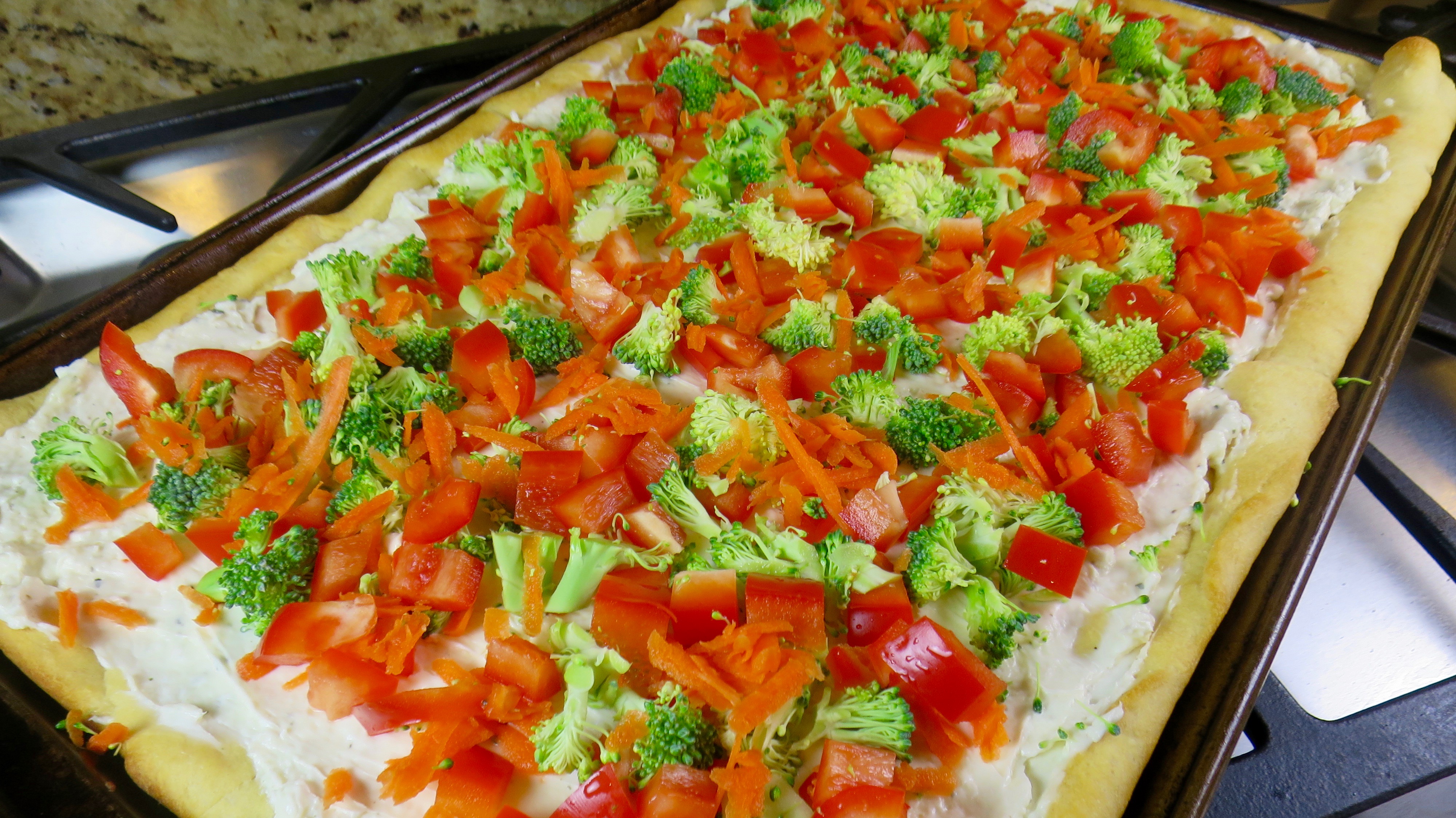 Cool Veggie and Ranch Pizza Appetizer