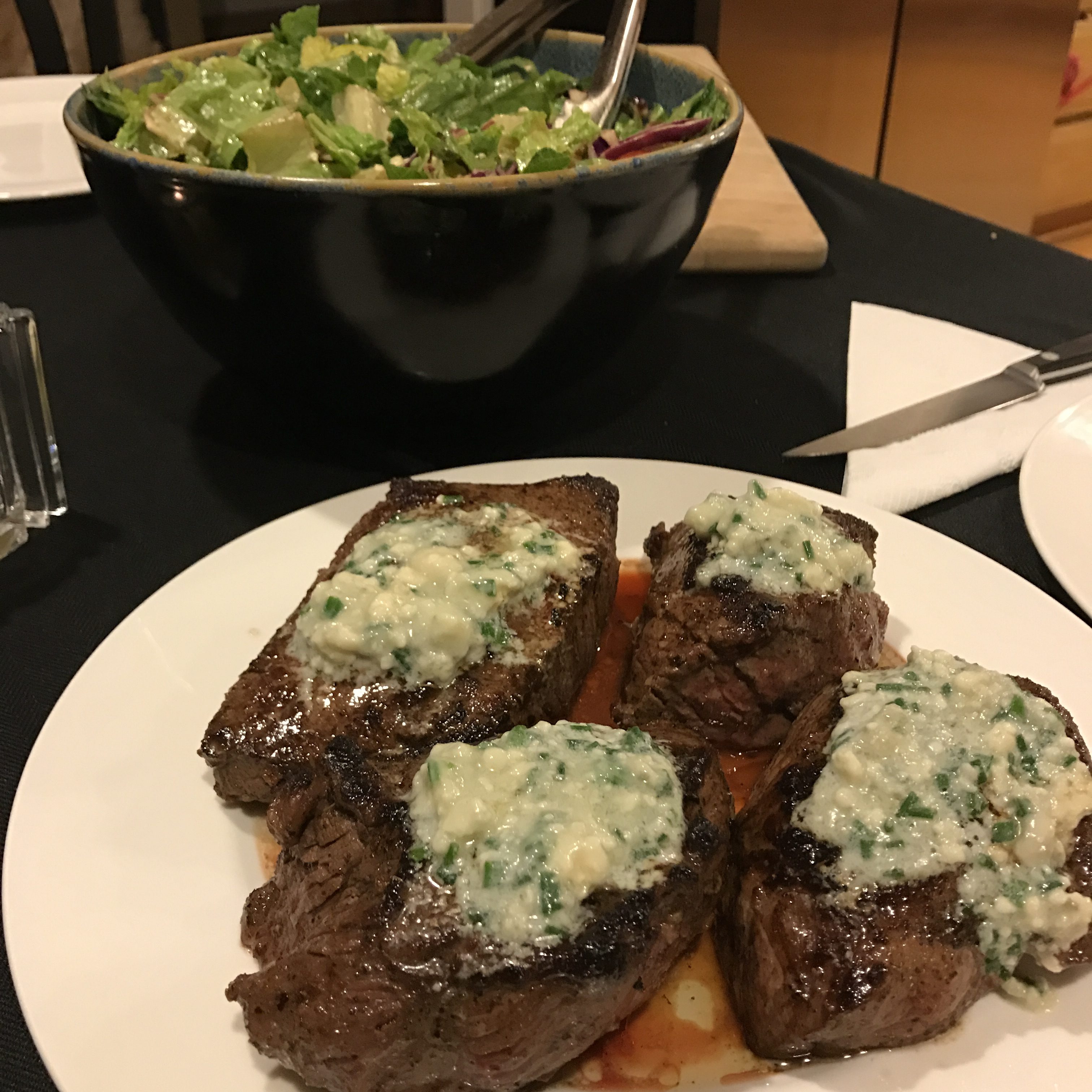 This Blue Cheese Topped Sirloin recipe is beyond delicious! 