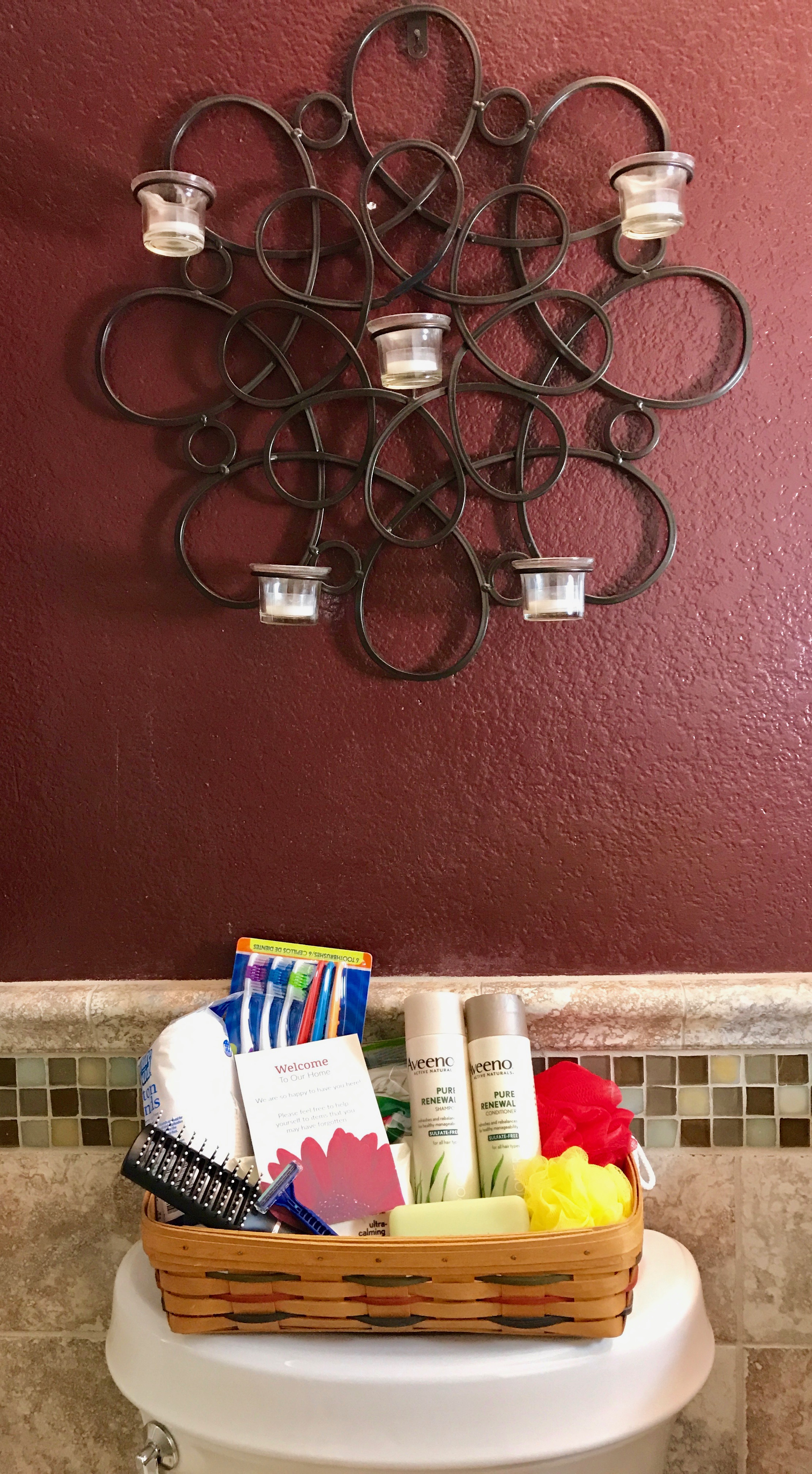 Creating The Perfect Guest Basket for the Bathroom • The Pinning Mama