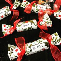 How to Make Your Own Christmas Crackers